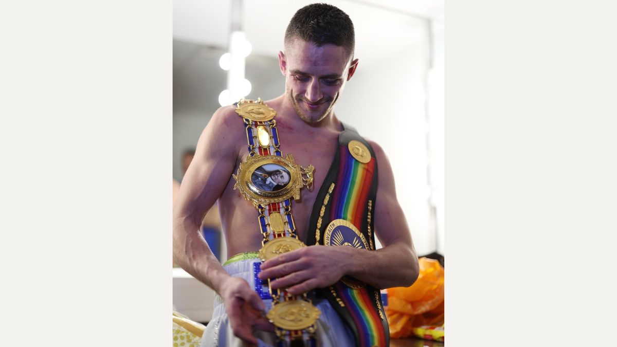 Reece Bellotti wins British and Commonwealth super-featherweight titles