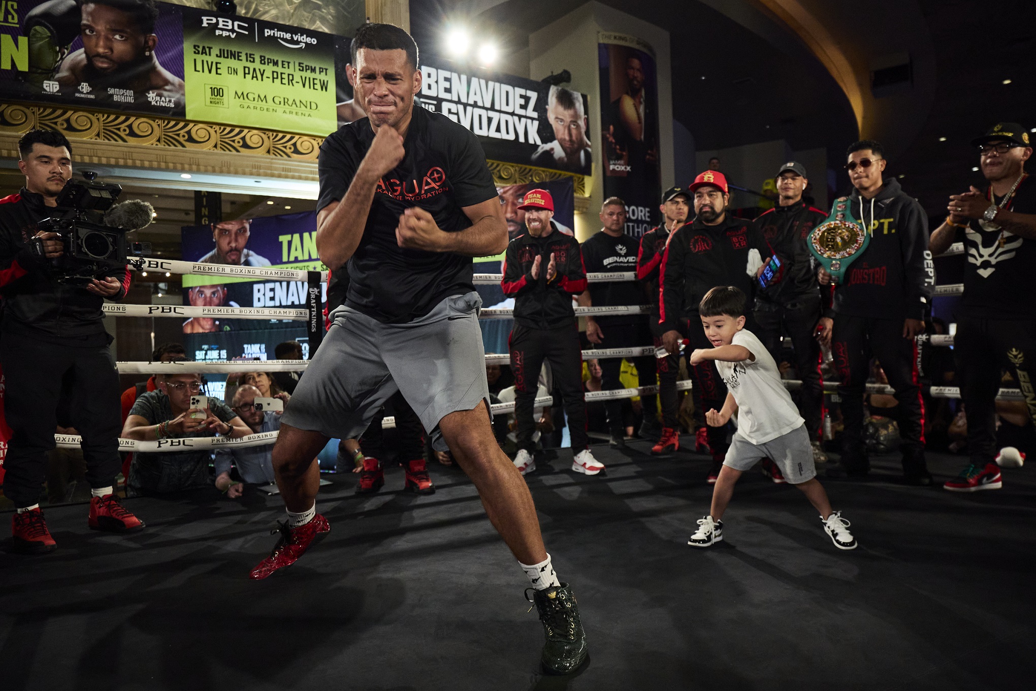 david benavidez vs oleksandr gvozdyk