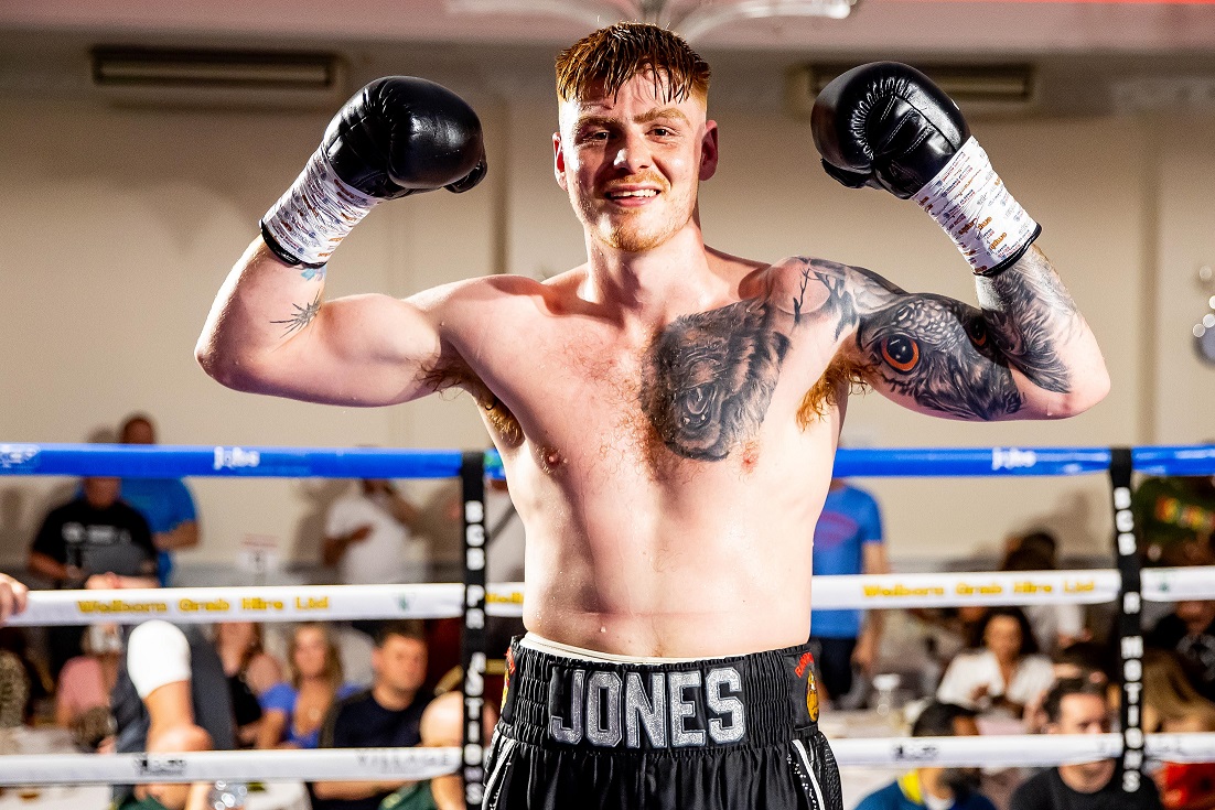 Troy Jones spars with Anthony Yarde in preparation for English light-heavyweight title fight