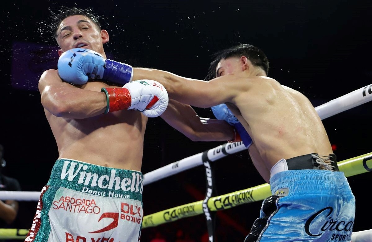 Angelo Leo captures IBF featherweight world title with stunning one-punch KO against Venado Lopez