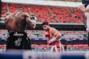 Josh Kelly defeats Ishmael Davis then calls out Conor Benn and Harlem Eubank